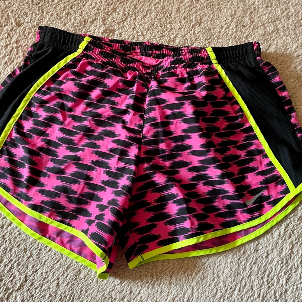 Women’s Nike dry fit printed shorts